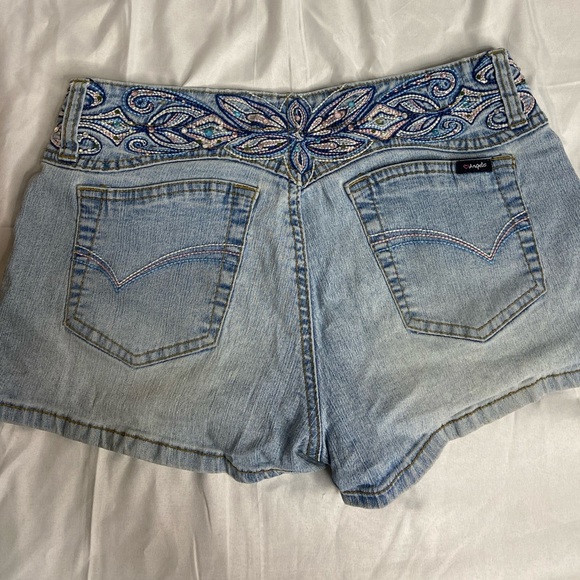 Angles Jeans Acid Wash Light Blue Shorts with Flower Embroidery Size 11 - Picture 2 of 9